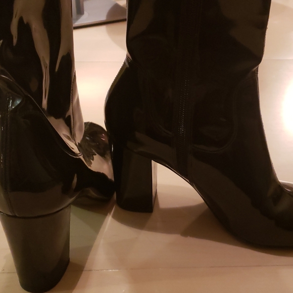 Kenneth Cole Patent Bootie - Picture 3 of 5